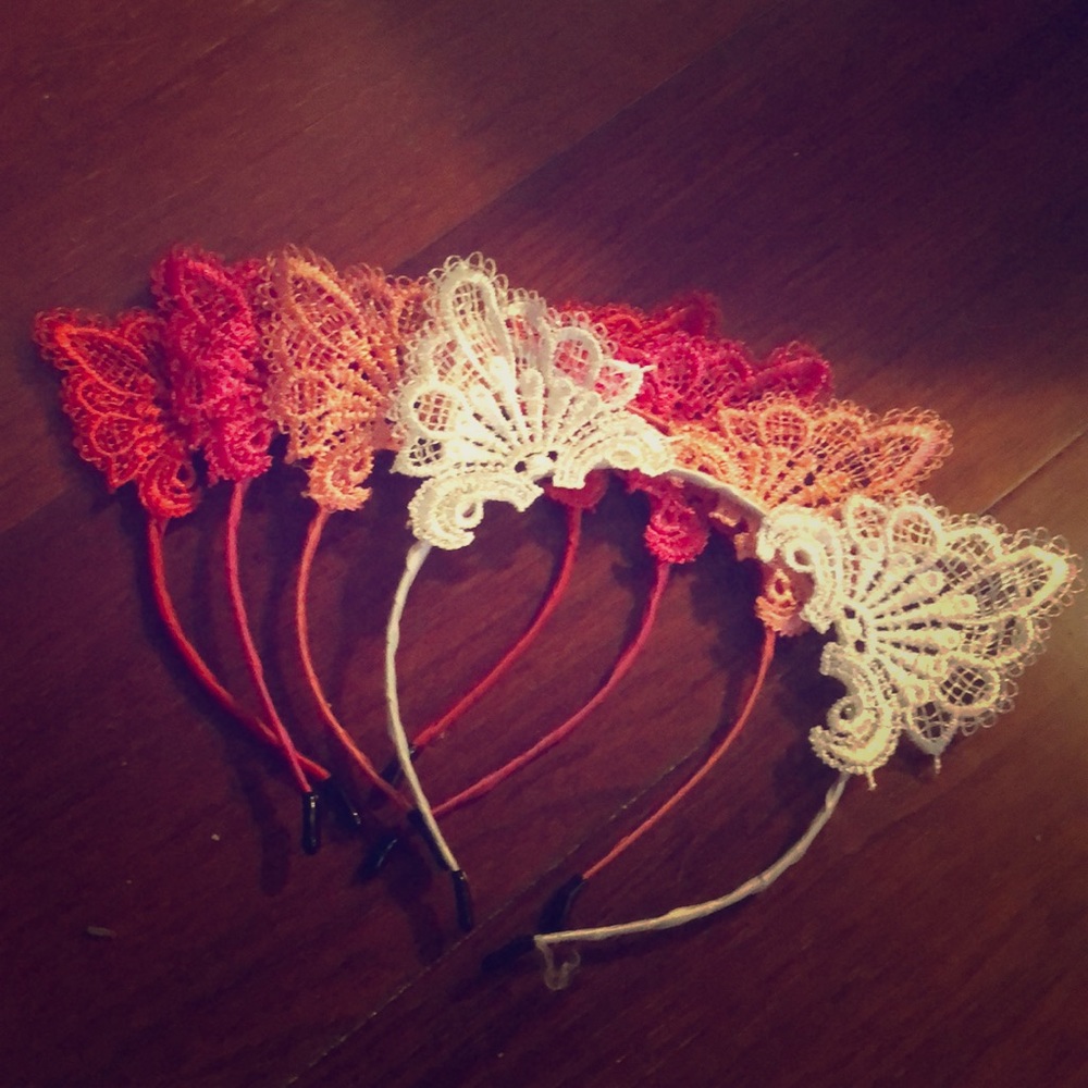 Cat ear headbands. ♡